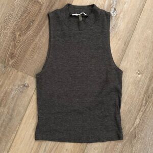 Soprano Tank Top Size Medium‎ Turtleneck Tank